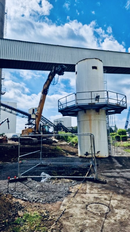 Démantèlement d'usine extérieur